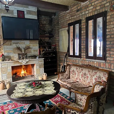 Villa Keshtjella Myftari Patos